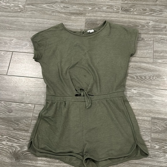 EUC Love, Fire Olive Green Romper Size Large - Picture 1 of 10